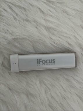 iFocus Electronics Small Portable Power Bank in White